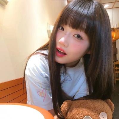 穿着旗袍的女孩
